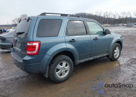 2011 Ford Escape Xlt z USA, uszkodzony, nr VIN 1FMCU9D72BKB71249